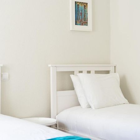 Comfy Flat W/ Rooftop Beach View By Lovelystay บูร์เกา ภายนอก รูปภาพ
