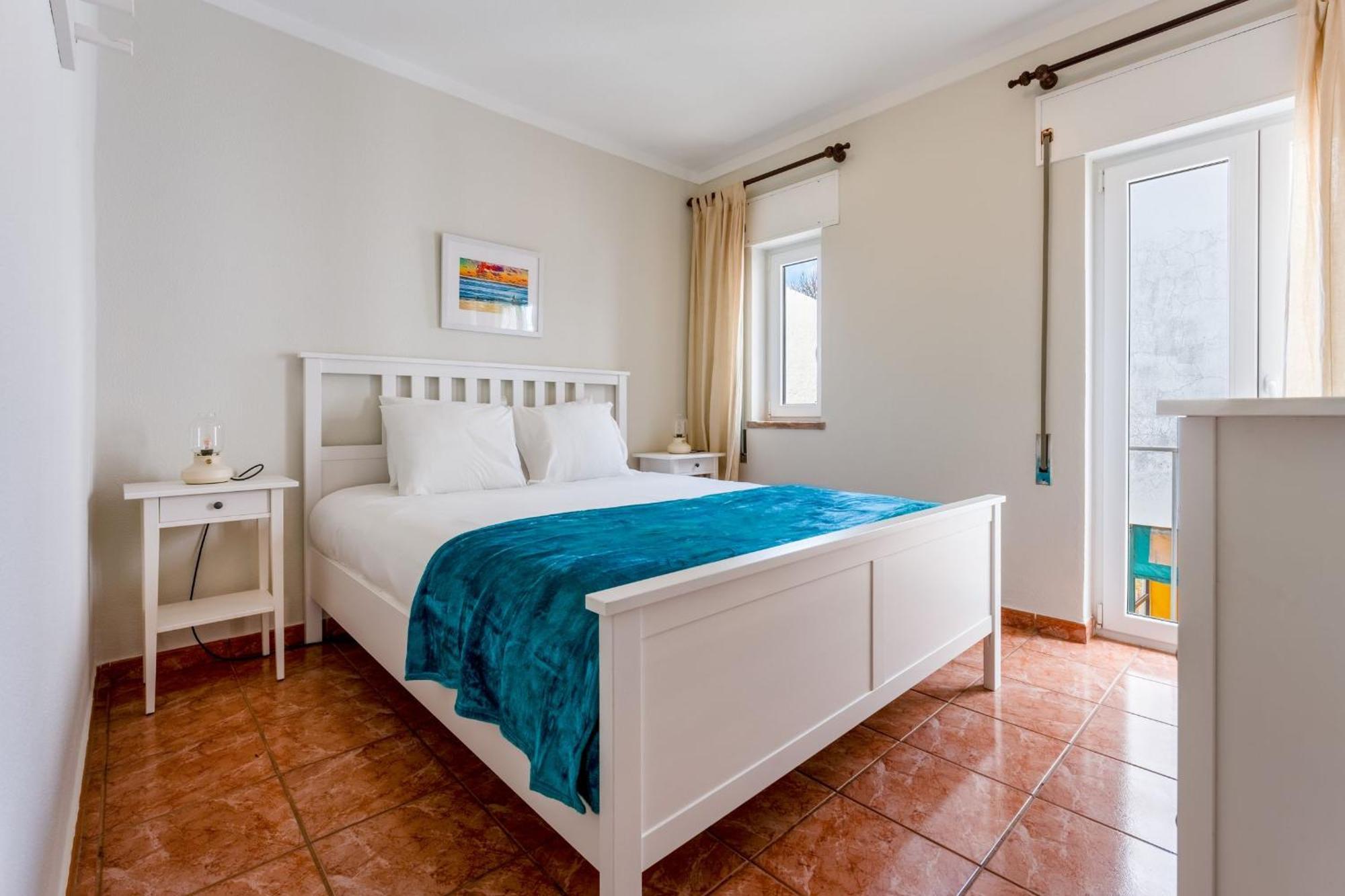 Comfy Flat W/ Rooftop Beach View By Lovelystay บูร์เกา ภายนอก รูปภาพ