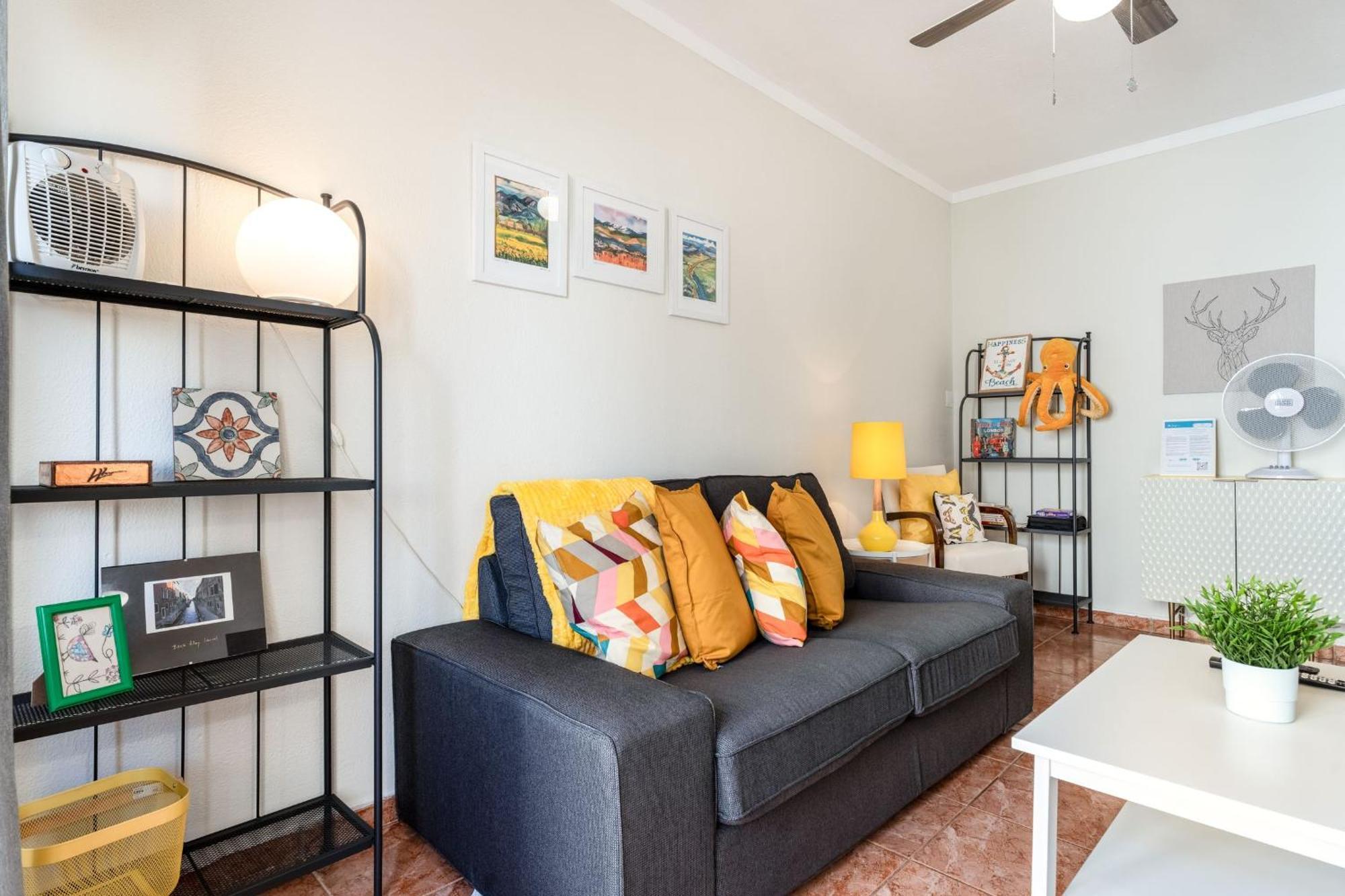 Comfy Flat W/ Rooftop Beach View By Lovelystay บูร์เกา ภายนอก รูปภาพ